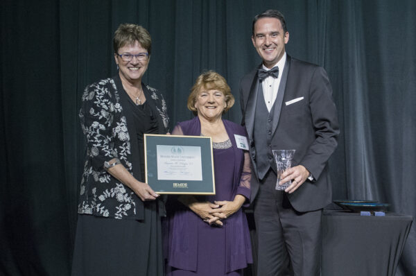 Suzanne (Aultman) Kringen '73 receives her Alumni Service Award