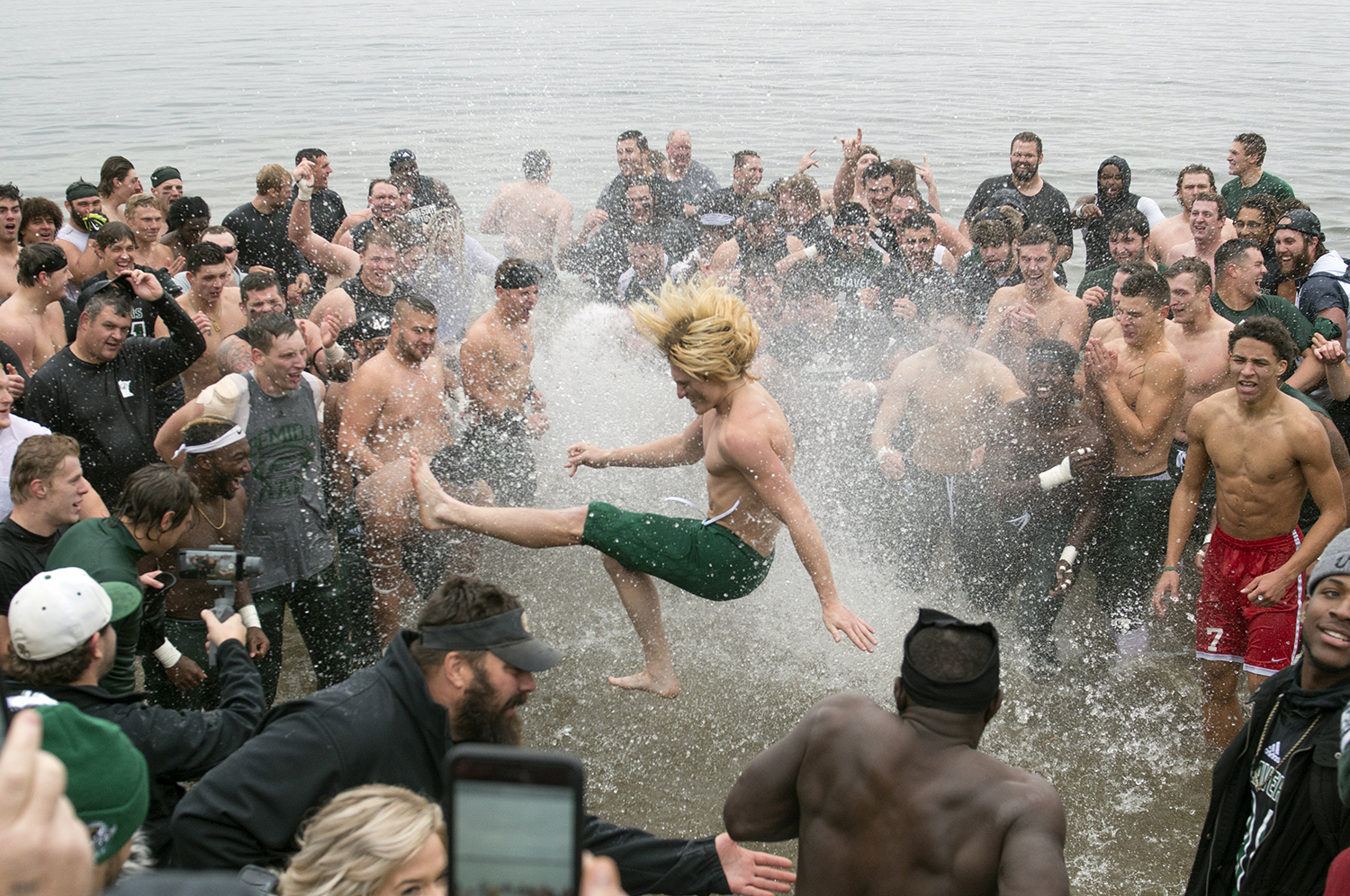 Gunner Olszewski's Homecoming lake jump (2018)