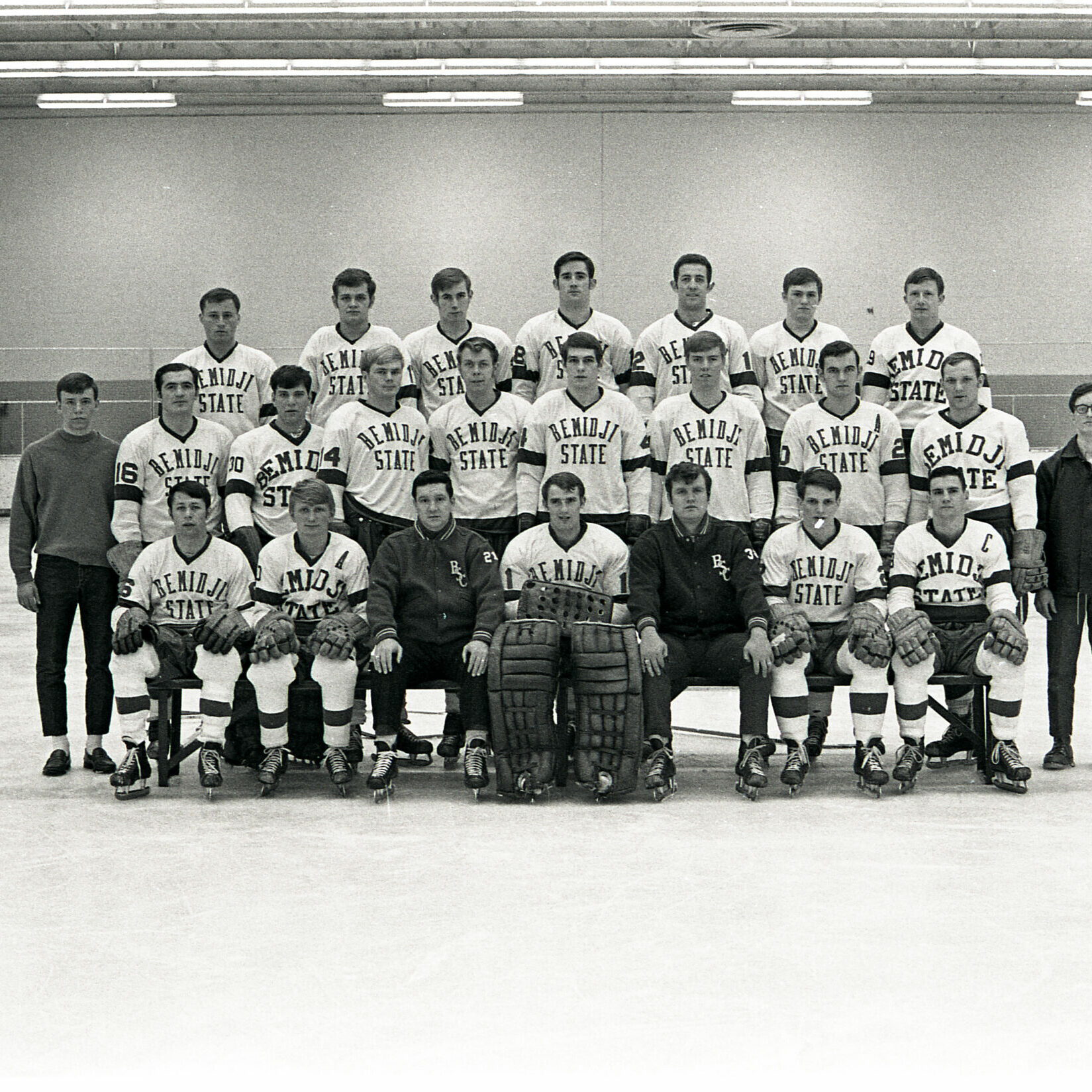 1968-69 men's hockey team