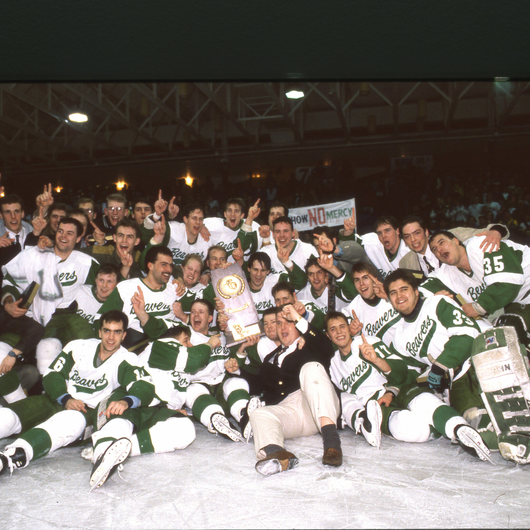 Men's hockey team national champs (1993)