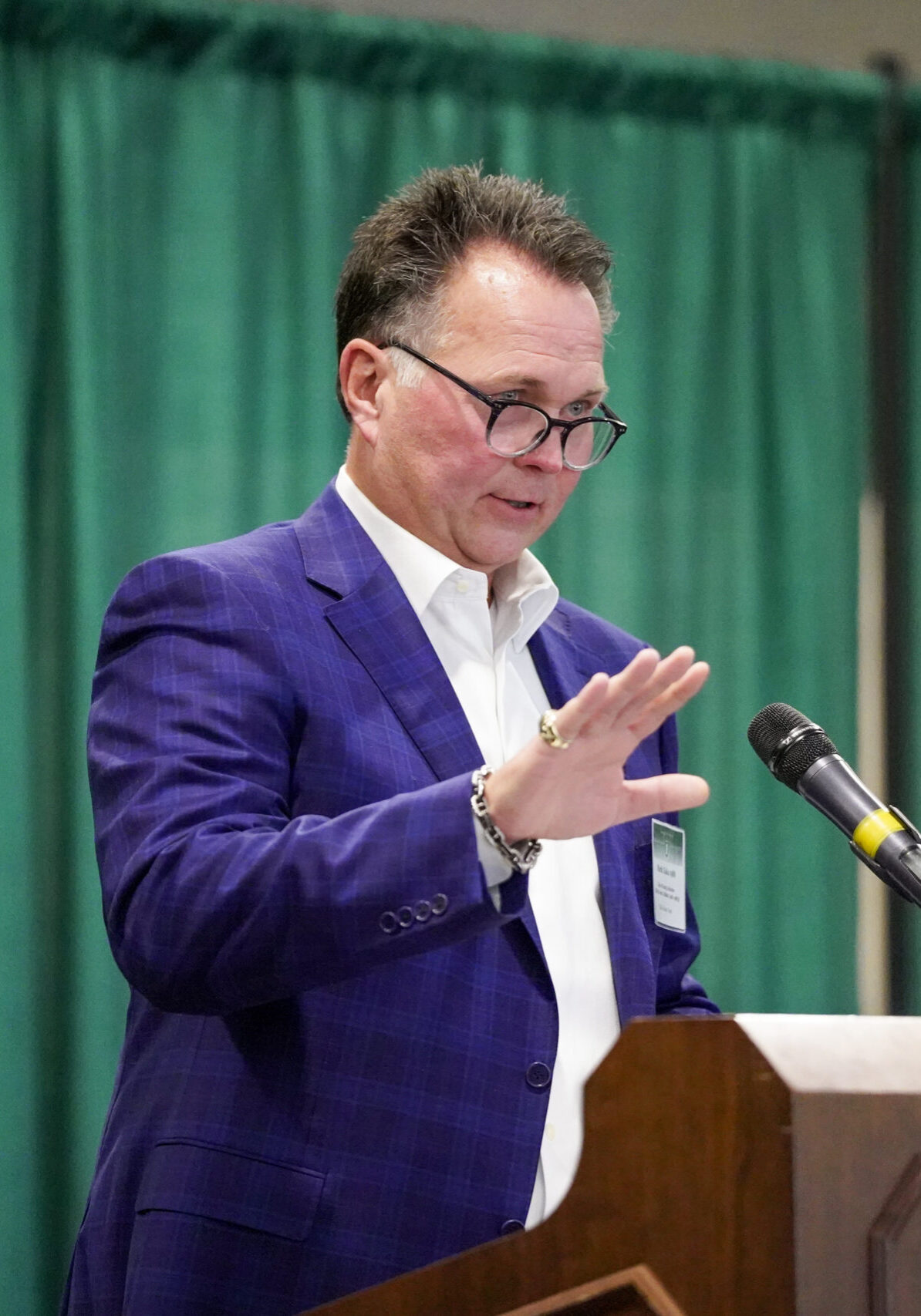 Mark Liska, a 2023 Athletic Hall of Fame inductee, delivers his speech during the Athletic Hall of Fame ceremony on Saturday, Oct. 14, 2023, in the Beaux Arts Ballroom. (Micah Friez / Bemidji State)